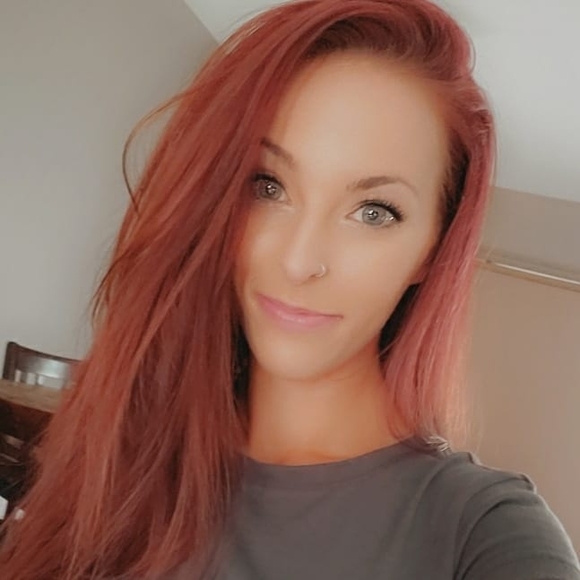 Meet the Posher Other - Meet your Posher, Ashley